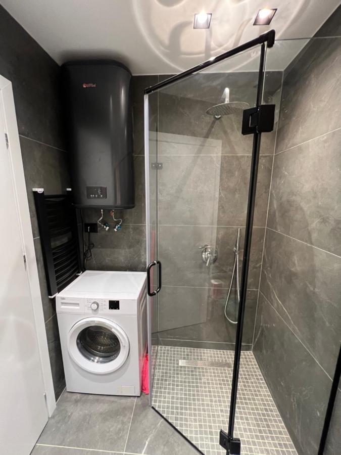 Aia Suites & Apartments Tiranë Ngoại thất bức ảnh