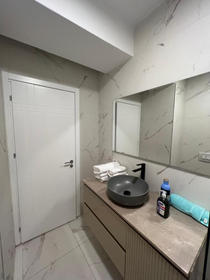 Aia Suites & Apartments Tiranë Ngoại thất bức ảnh