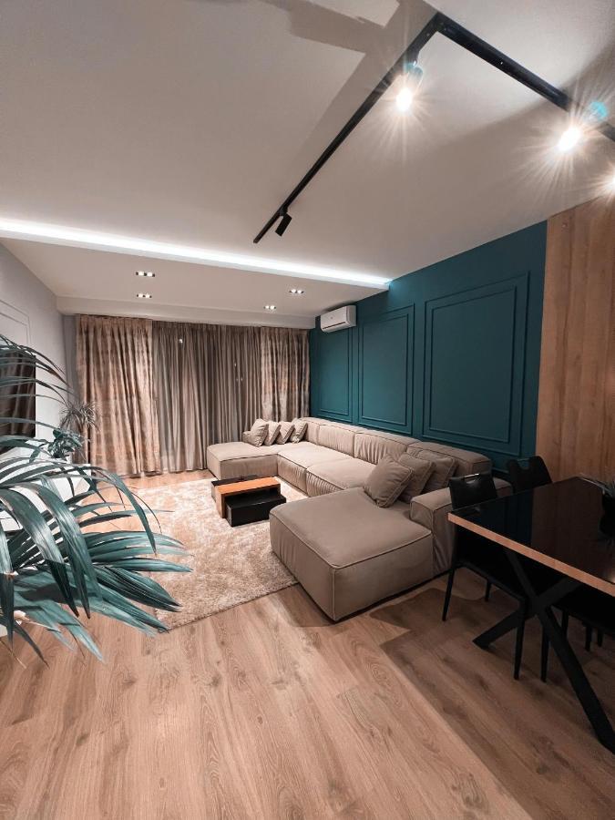 Aia Suites & Apartments Tiranë Ngoại thất bức ảnh