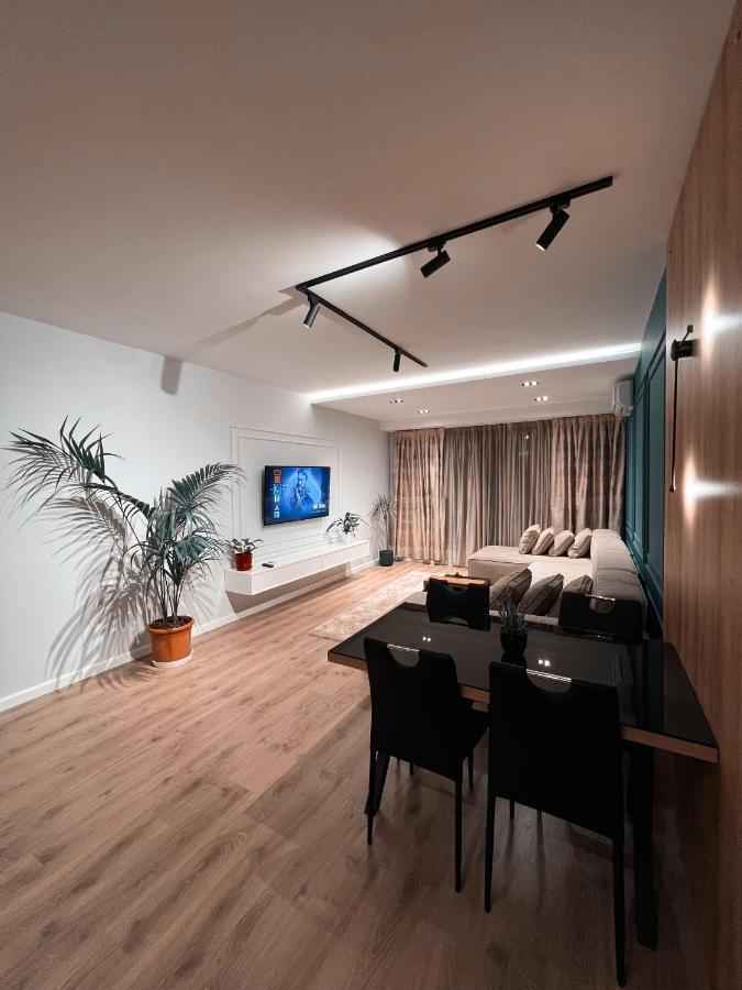 Aia Suites & Apartments Tiranë Ngoại thất bức ảnh