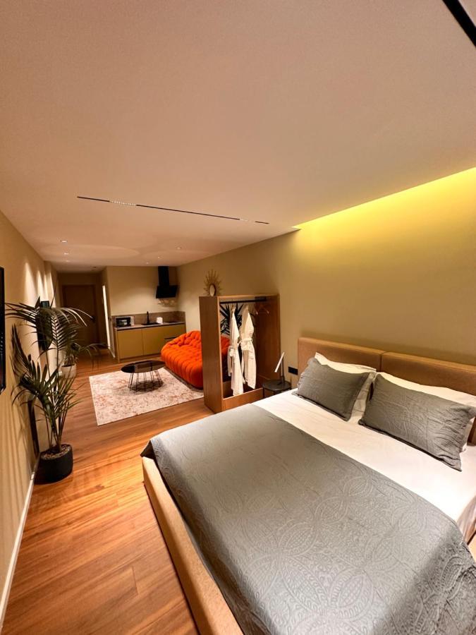 Aia Suites & Apartments Tiranë Ngoại thất bức ảnh