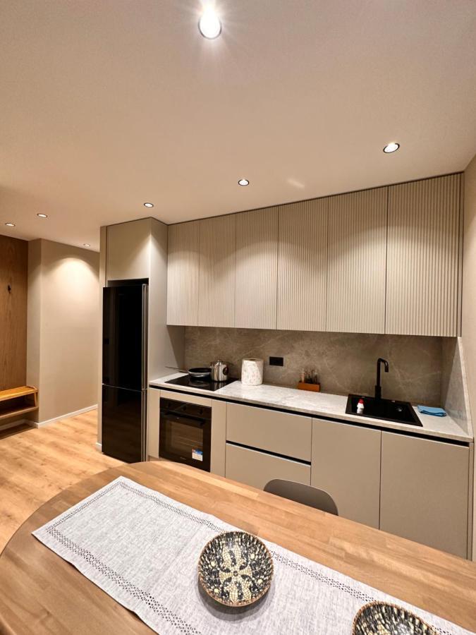 Aia Suites & Apartments Tiranë Ngoại thất bức ảnh
