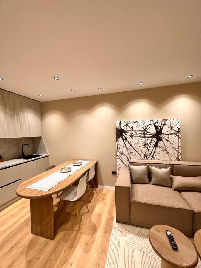 Aia Suites & Apartments Tiranë Ngoại thất bức ảnh