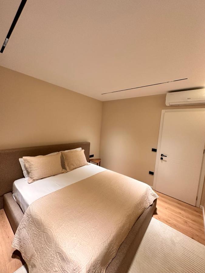 Aia Suites & Apartments Tiranë Ngoại thất bức ảnh