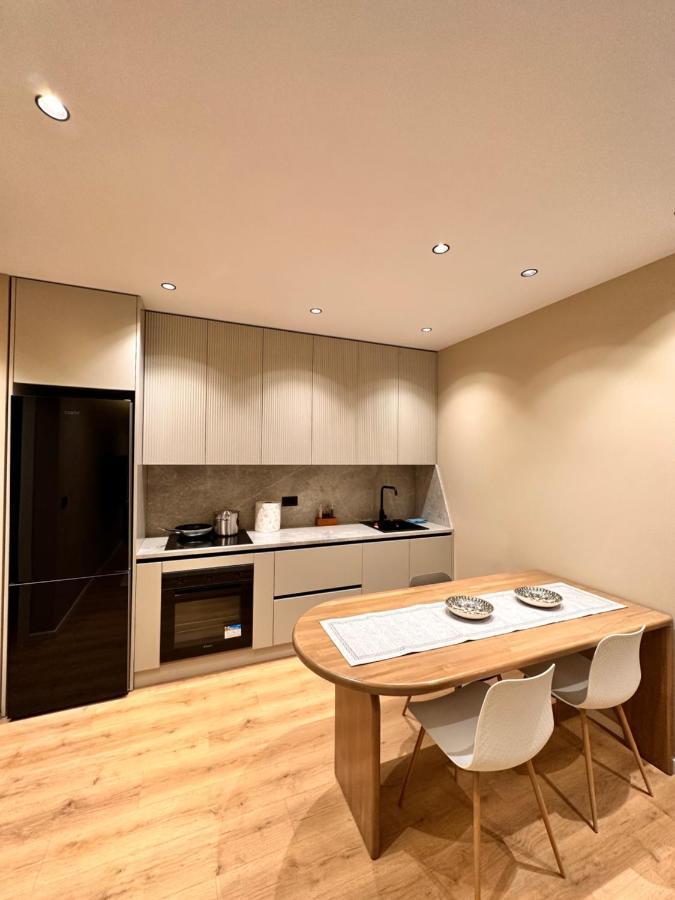 Aia Suites & Apartments Tiranë Ngoại thất bức ảnh