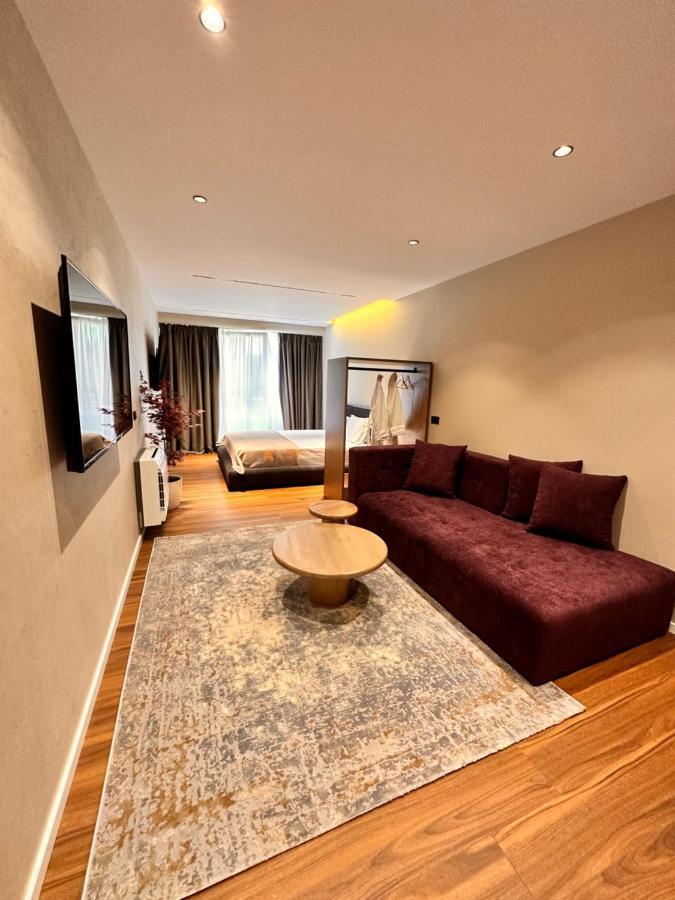 Aia Suites & Apartments Tiranë Ngoại thất bức ảnh