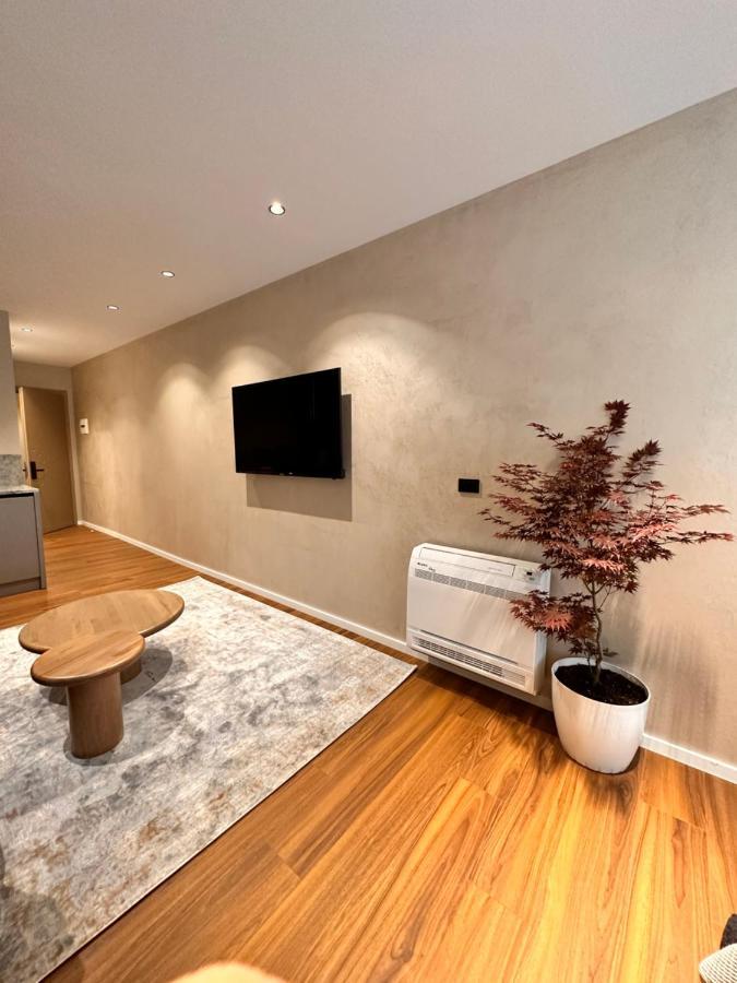 Aia Suites & Apartments Tiranë Ngoại thất bức ảnh