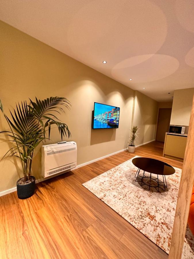 Aia Suites & Apartments Tiranë Ngoại thất bức ảnh