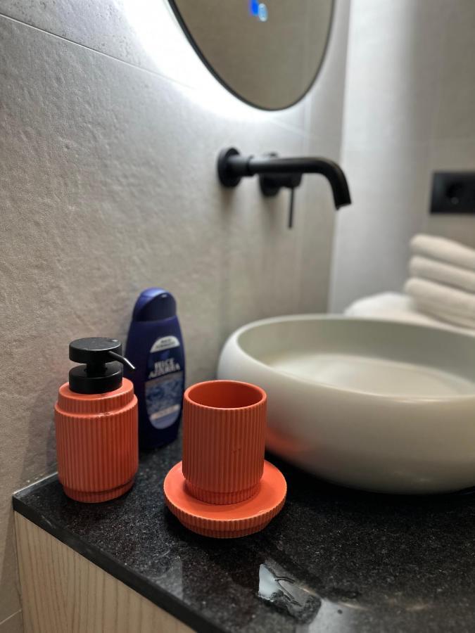 Aia Suites & Apartments Tiranë Ngoại thất bức ảnh