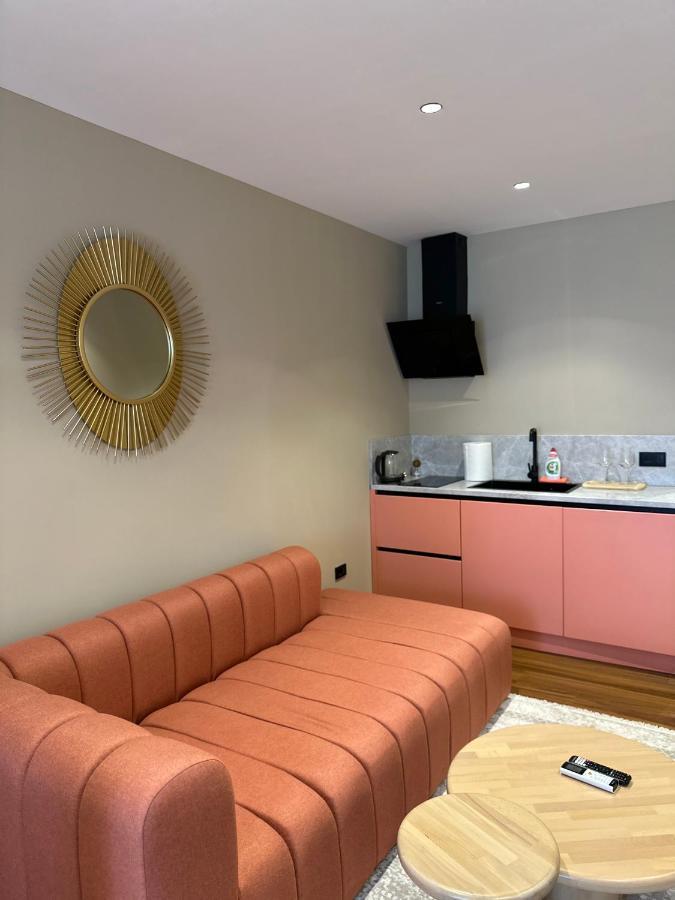 Aia Suites & Apartments Tiranë Ngoại thất bức ảnh