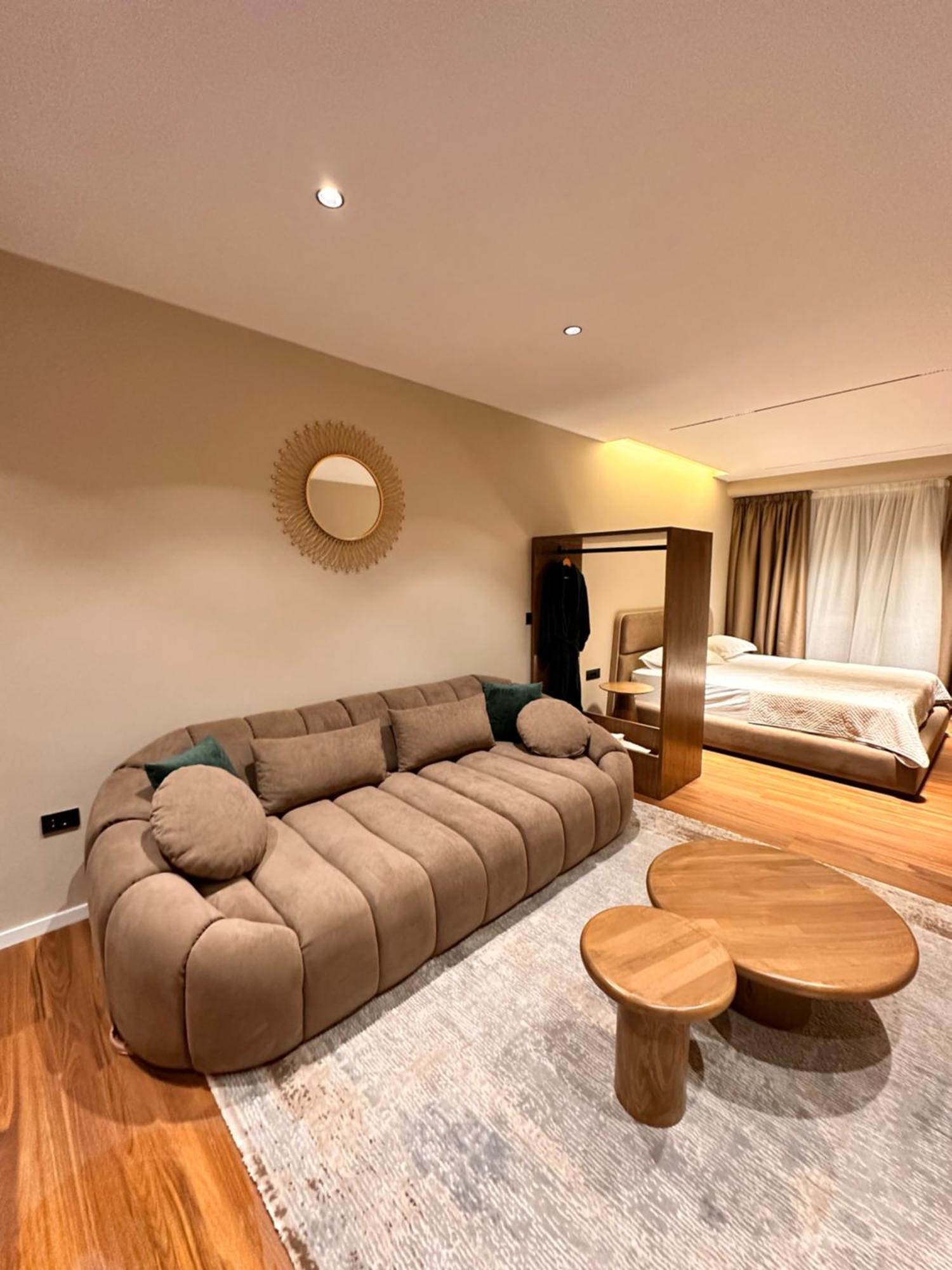 Aia Suites & Apartments Tiranë Ngoại thất bức ảnh